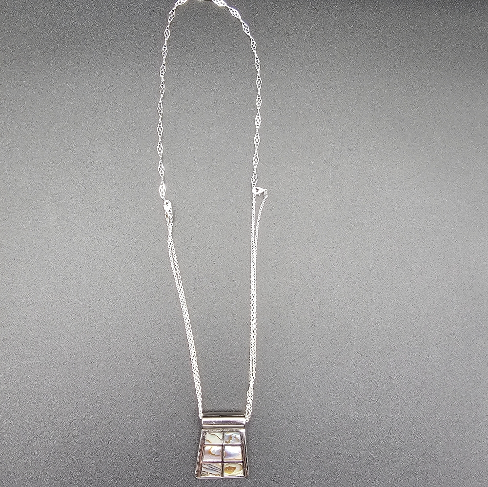 Lia Sophia slide with extendable necklace abalone